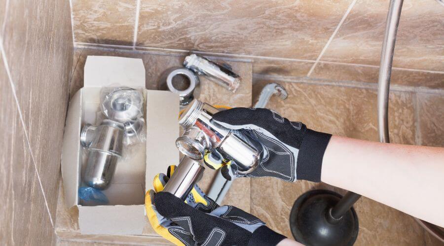 Professional gutter cleaning in Hadlyme, CT